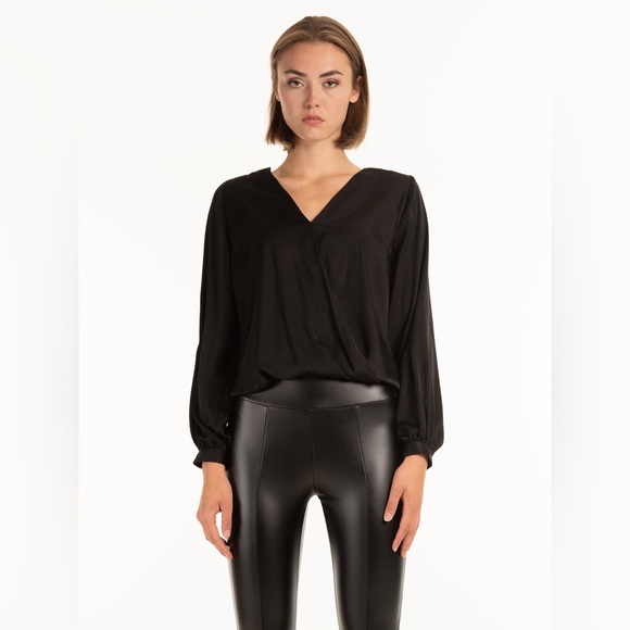 ASTR The Label Pleated V Neck Long Sleeve Blouse - Picture 1 of 6